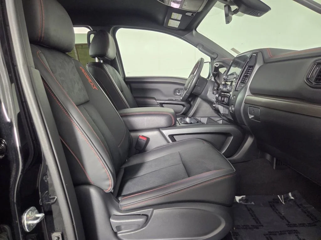 2024 Nissan Titan PRO-4X - Photo 32