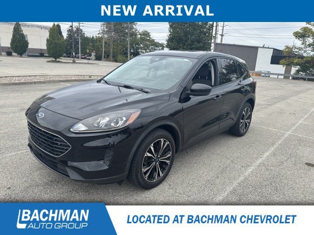 Used 2021 Black Ford SE image 4