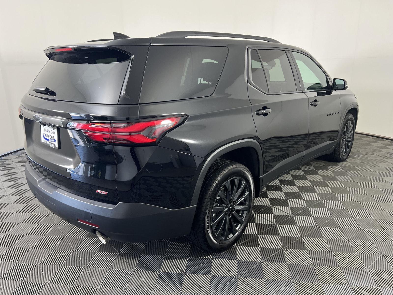 Used 2023 Mosaic Black Metallic Chevrolet RS image 9