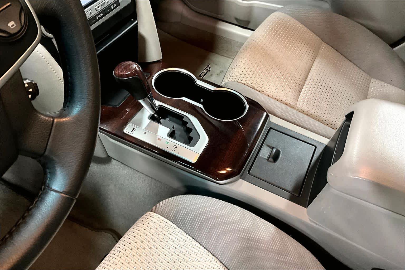 Used 2014 Cypress Pearl Toyota XLE image 16