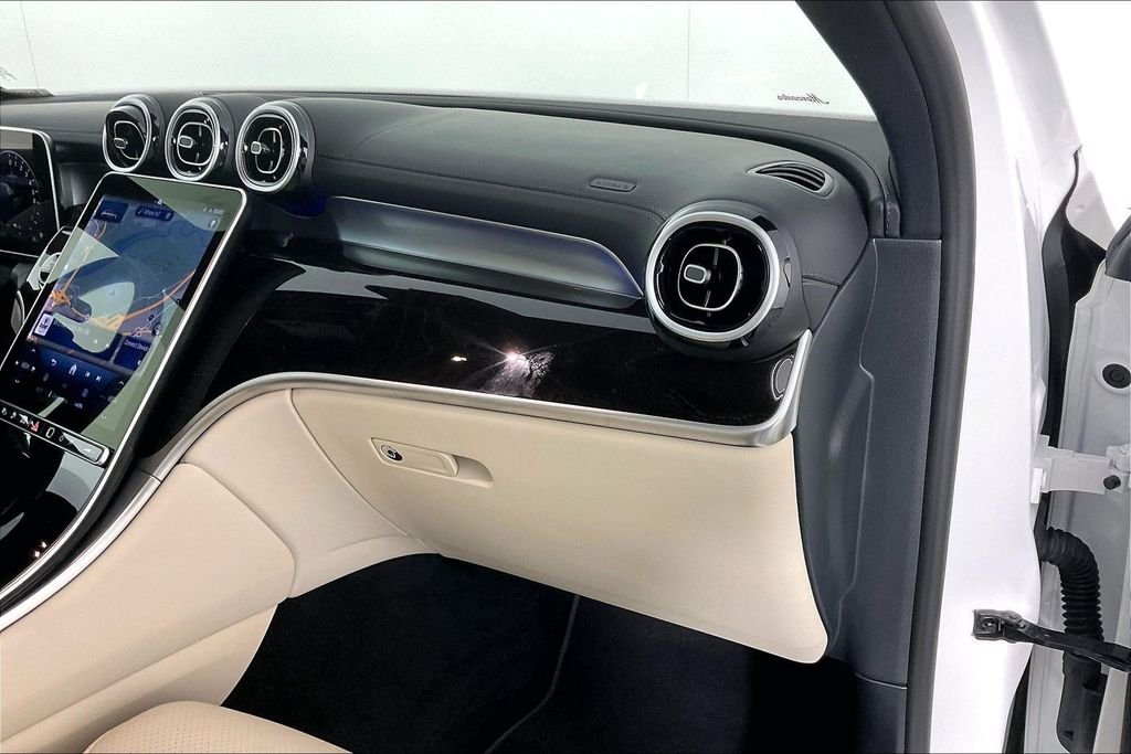 2025 Mercedes-Benz GLC Base - Photo 14