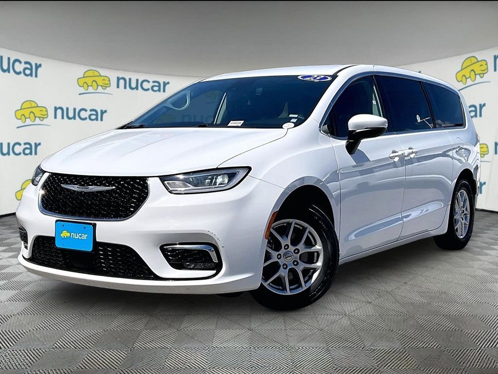 Used 2023 White Chrysler Touring L image 3