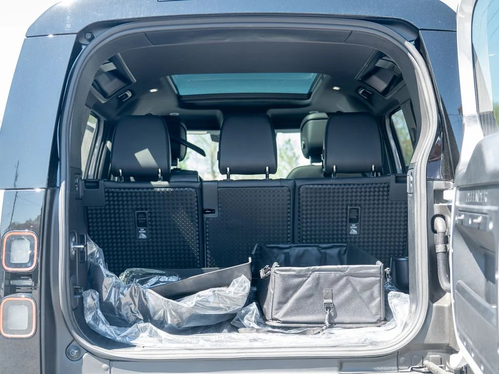 2026 Land Rover Defender X-Dynamic SE - Photo 25