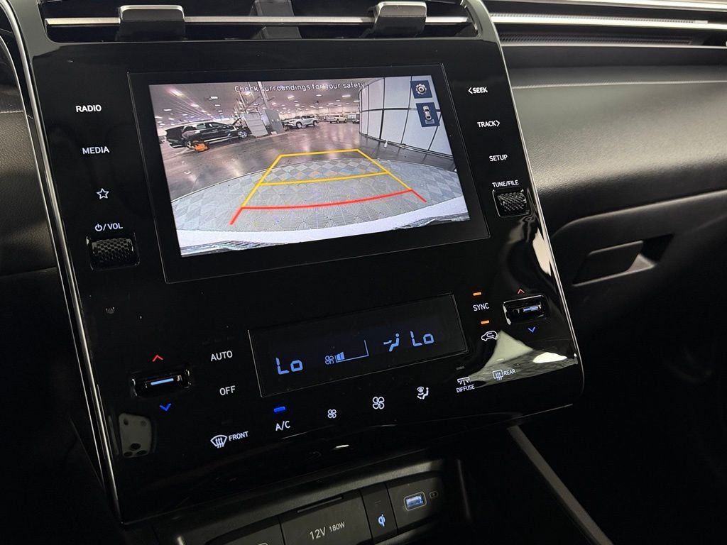 Used 2024 White Hyundai SEL image 18