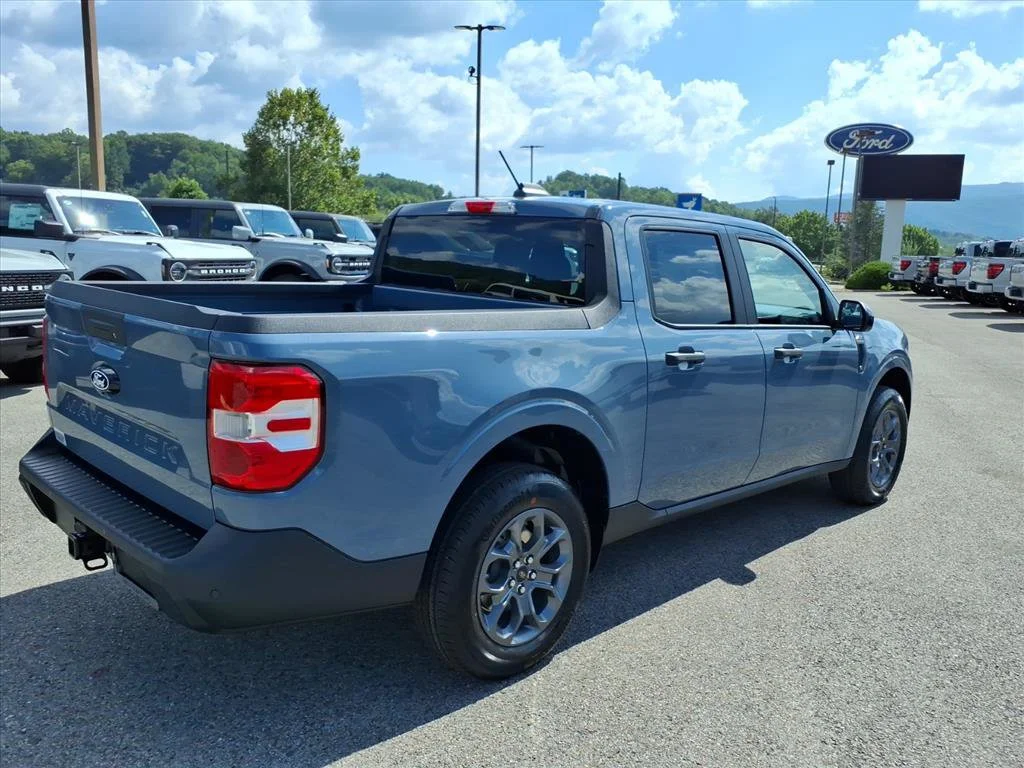 New 2026 Azure Gray Metallic Tri-Coat Ford XLT image 8