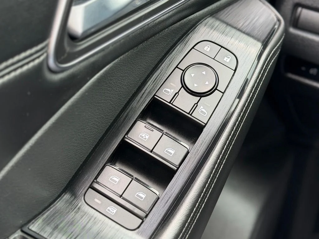 Used 2021 Gray Nissan SV image 21