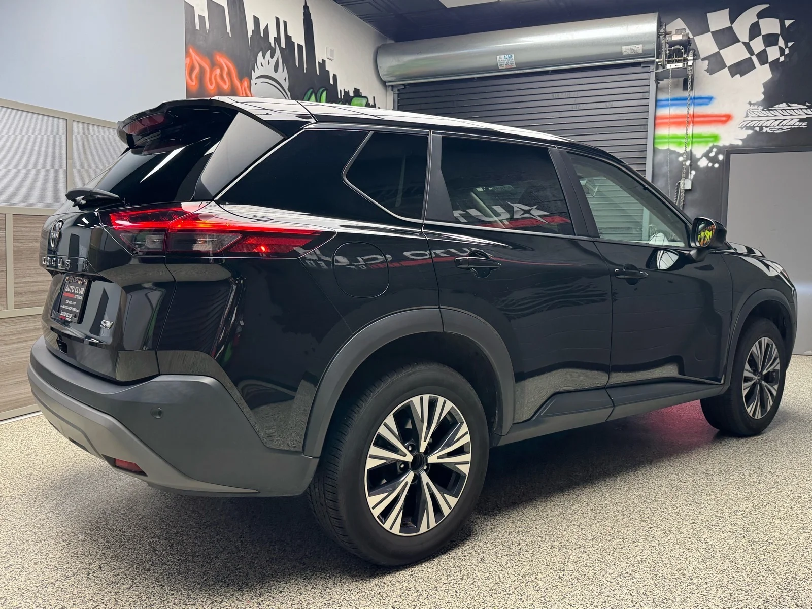 Used 2023 Super Black (kh3) Nissan SV image 6