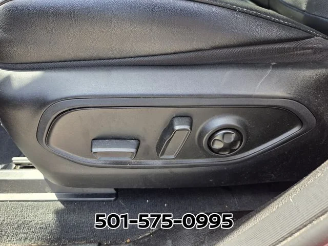 Used 2023 Red Jeep Altitude image 19