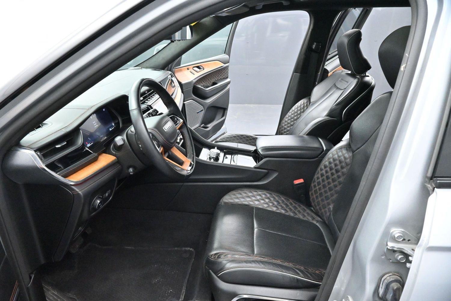 Used 2023 Silver Zynith Jeep Summit Reserve image 12
