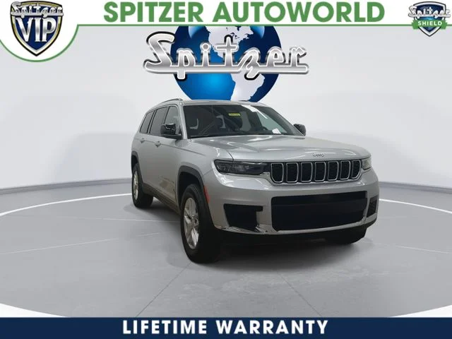 New 2026 Silver Zynith Exterior Paint Jeep Laredo X image 3