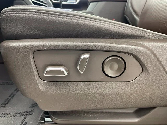 Certified Used 2023 White GMC  image 20