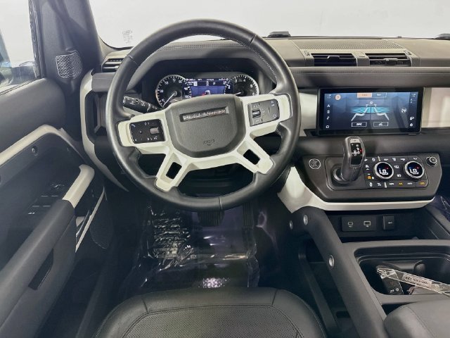 Used 2023 White Land Rover S image 25