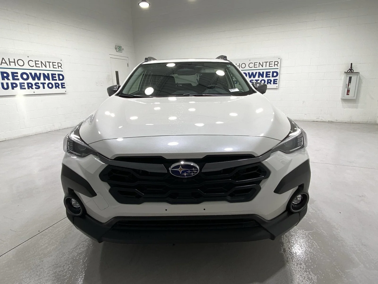 New 2026 CRYSTAL WHITE PEARL Subaru Limited Hybrid image 3
