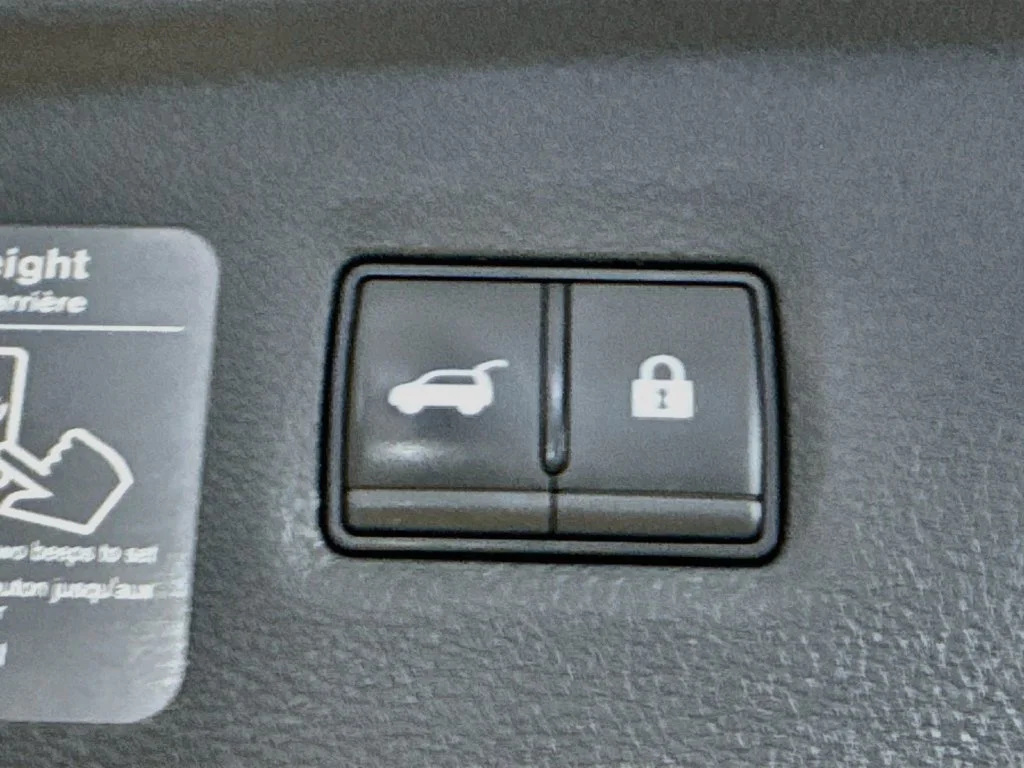 Certified Used 2023 White INFINITI Sensory image 36