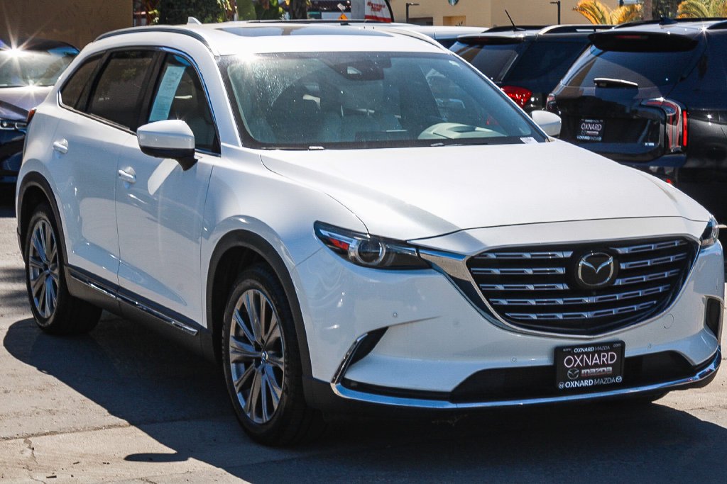 Used 2023 White Mazda Signature image 3