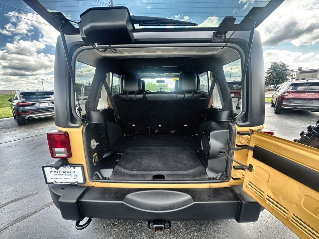 Used 2014 Beige Jeep Unlimited Rubicon image 19