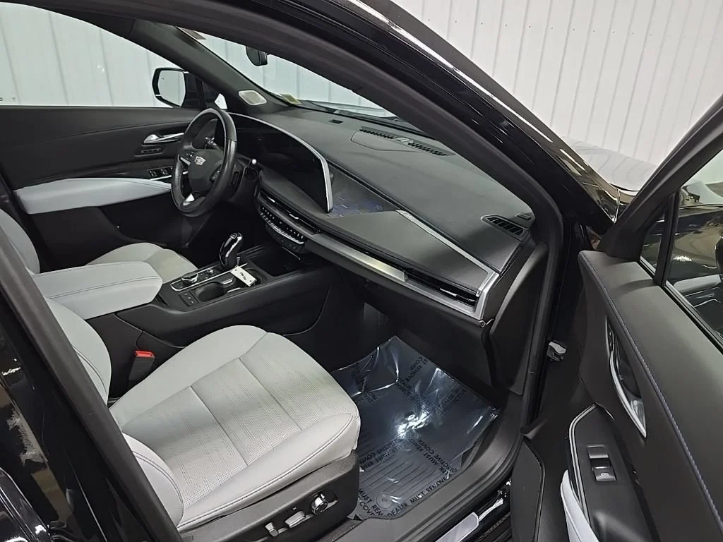 2024 Cadillac XT4 Sport - Photo 16