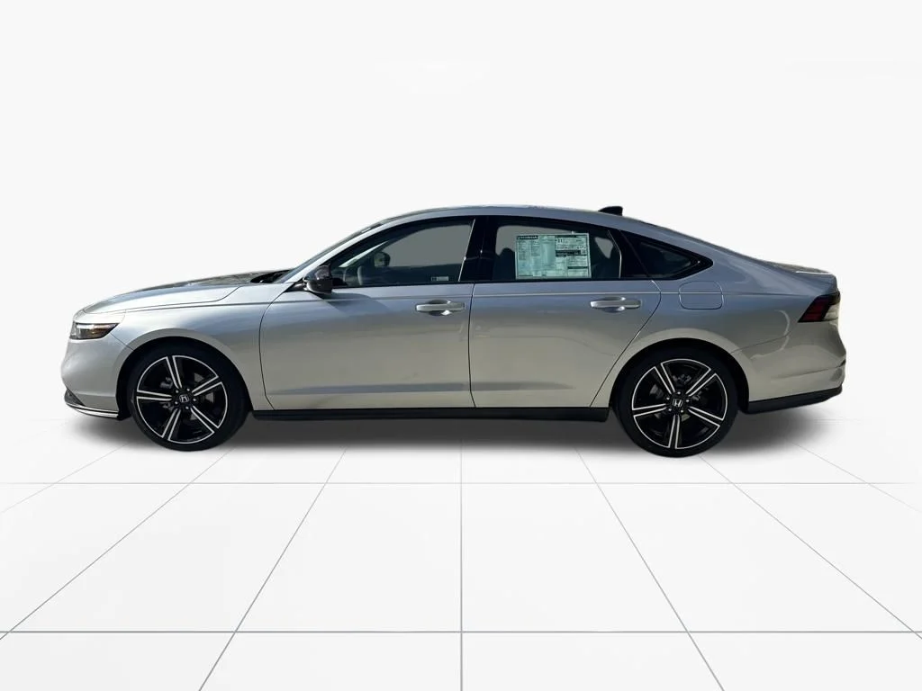 Used 2026 Solar Silver Metallic Honda SE image 4