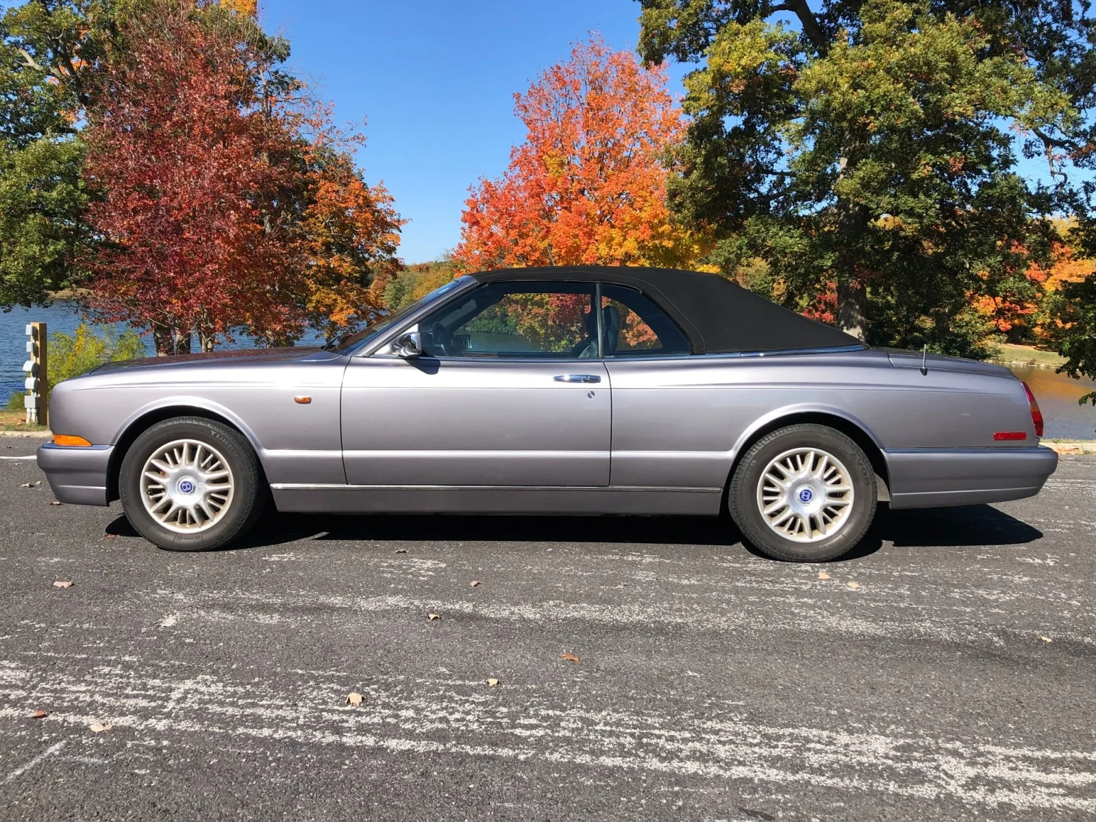 Used 2002 Silver Bentley  image 16