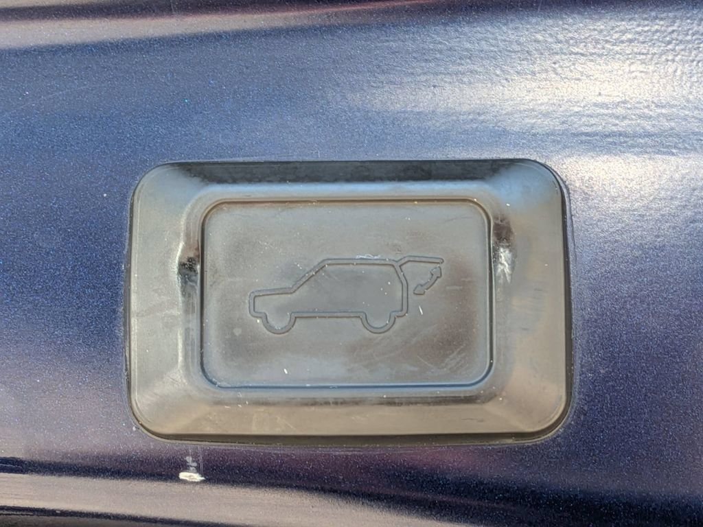 Used 2020 Blue Toyota XLE Premium image 31