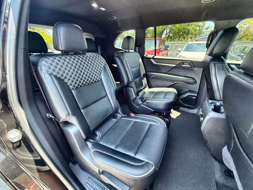 Used 2025 Ebony Twilight Metallic GMC Denali image 34