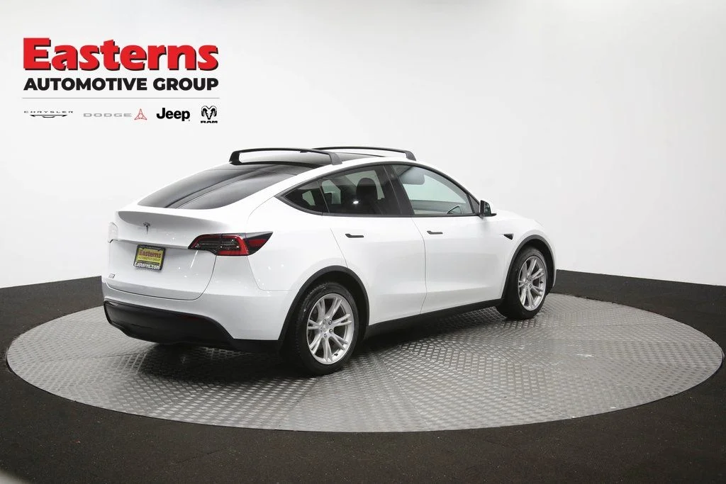 Used 2021 White Tesla Long Range image 37