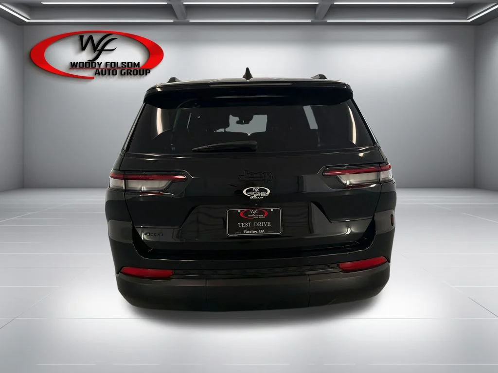 Used 2025 Black Jeep Altitude X image 7