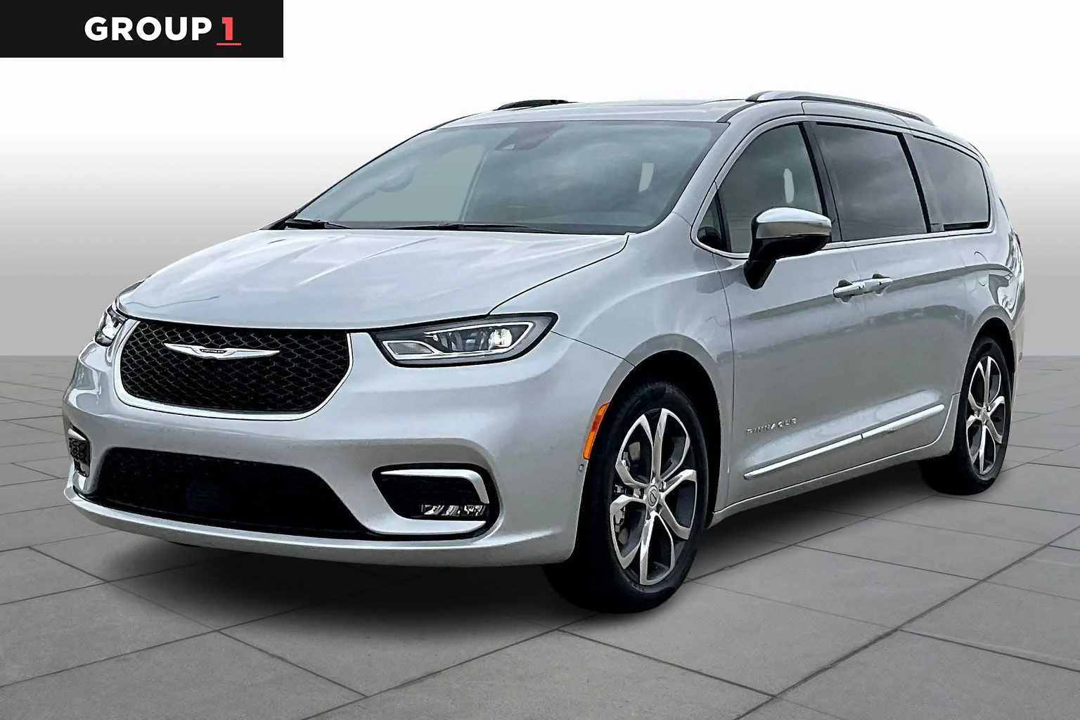 2026 Chrysler Pacifica Pinnacle's photo