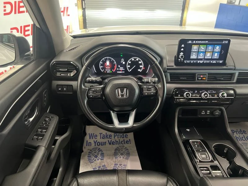Used 2024  Honda EX-L image 32