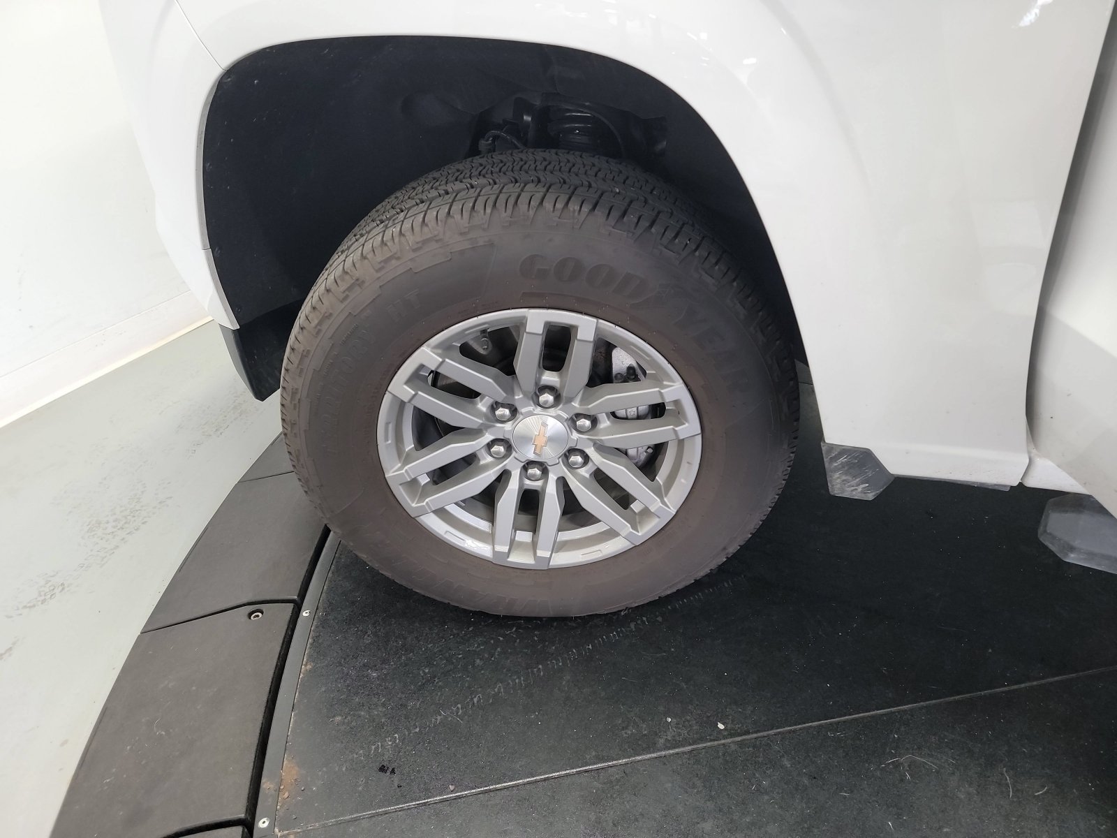 Used 2026 Summit White Chevrolet 4WD LT image 28