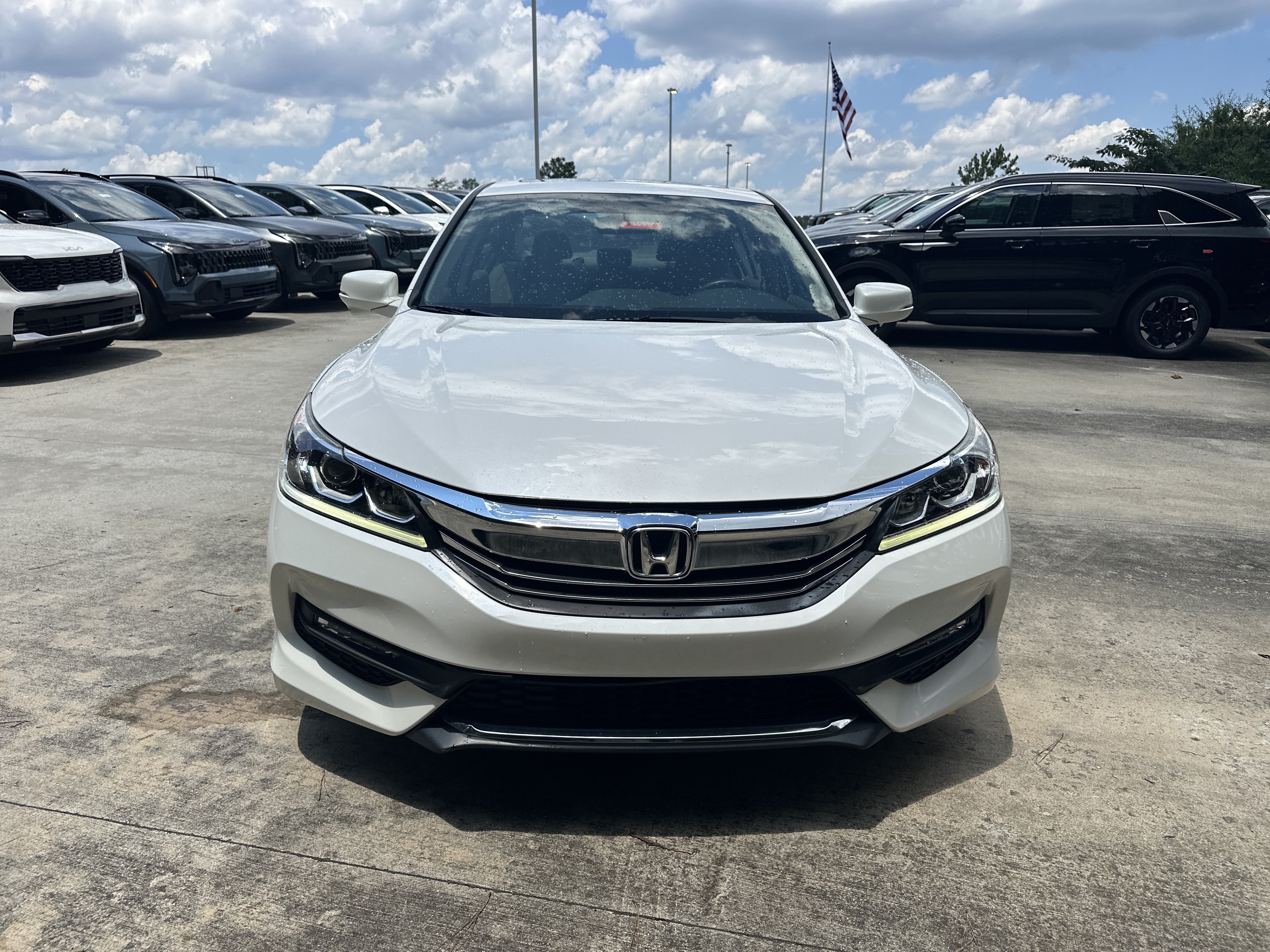 Used 2016 White Orchid Pearl Honda EX image 3