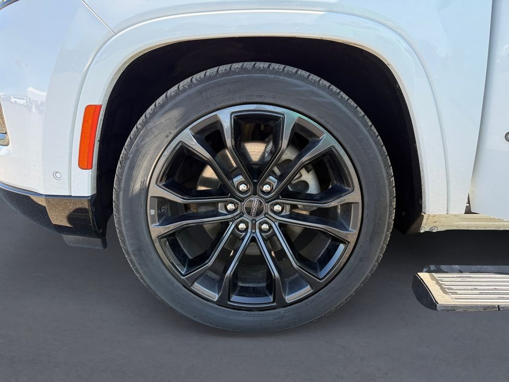 Used 2024 White Jeep Series II image 10