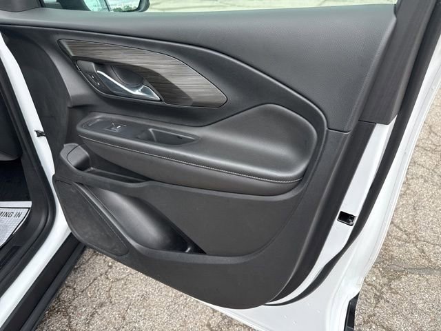 2023 GMC Terrain SLT - Photo 8