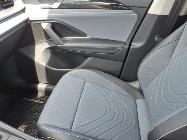 New 2026 Deep Black Pearl Volkswagen SE 4Motion image 15