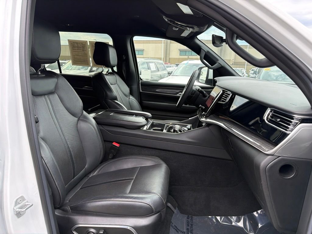 Used 2022 White Jeep Series II image 18