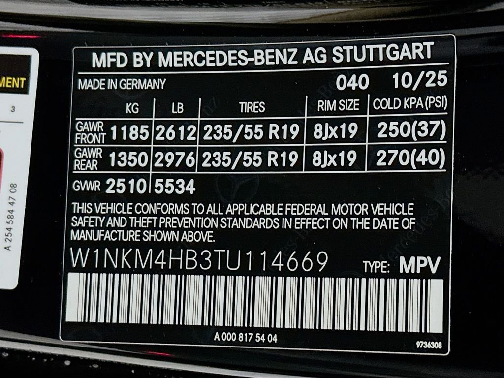 Used 2026 Black Mercedes-Benz GLC 300 image 32