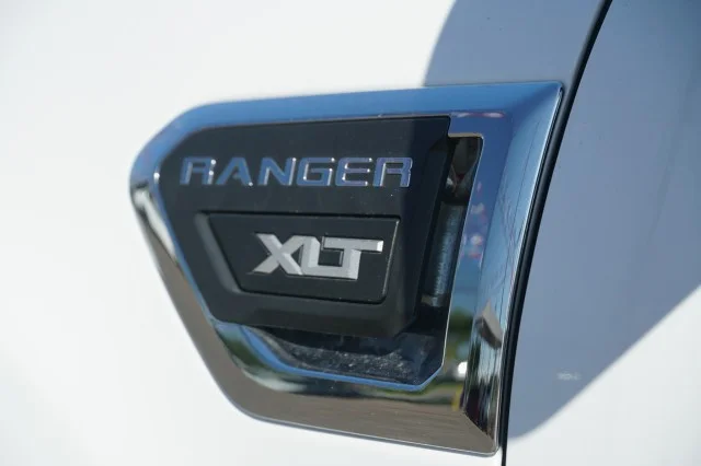 Used 2022 Oxford White Ford XLT image 13
