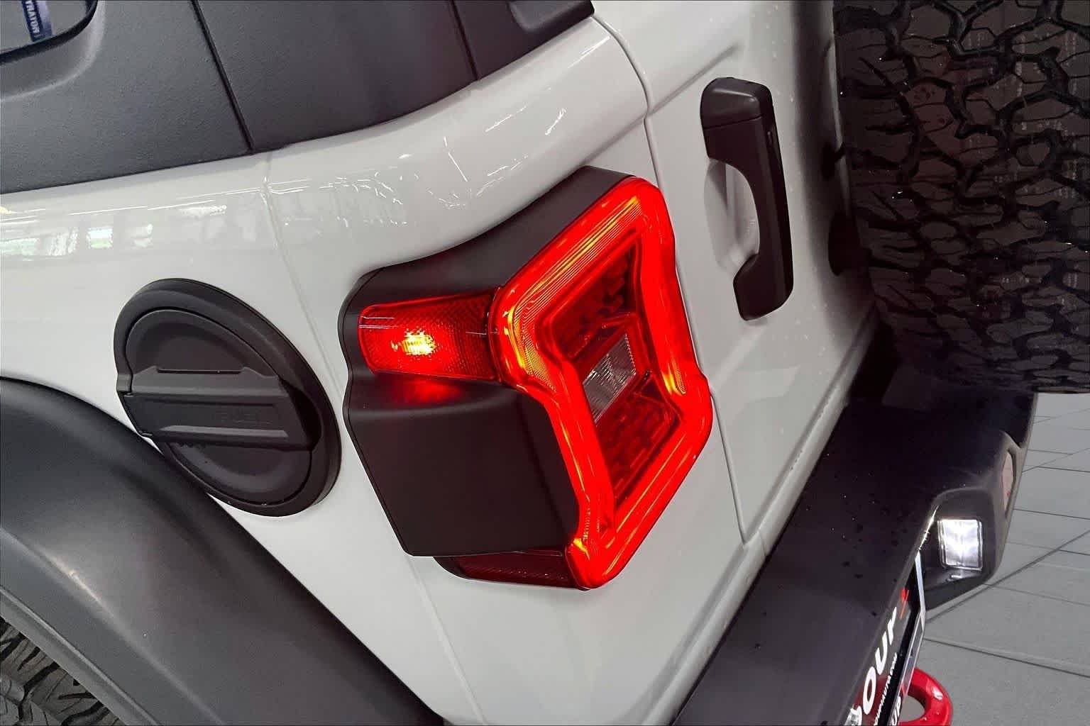 Used 2026 Bright White Clearcoat Jeep Rubicon image 28