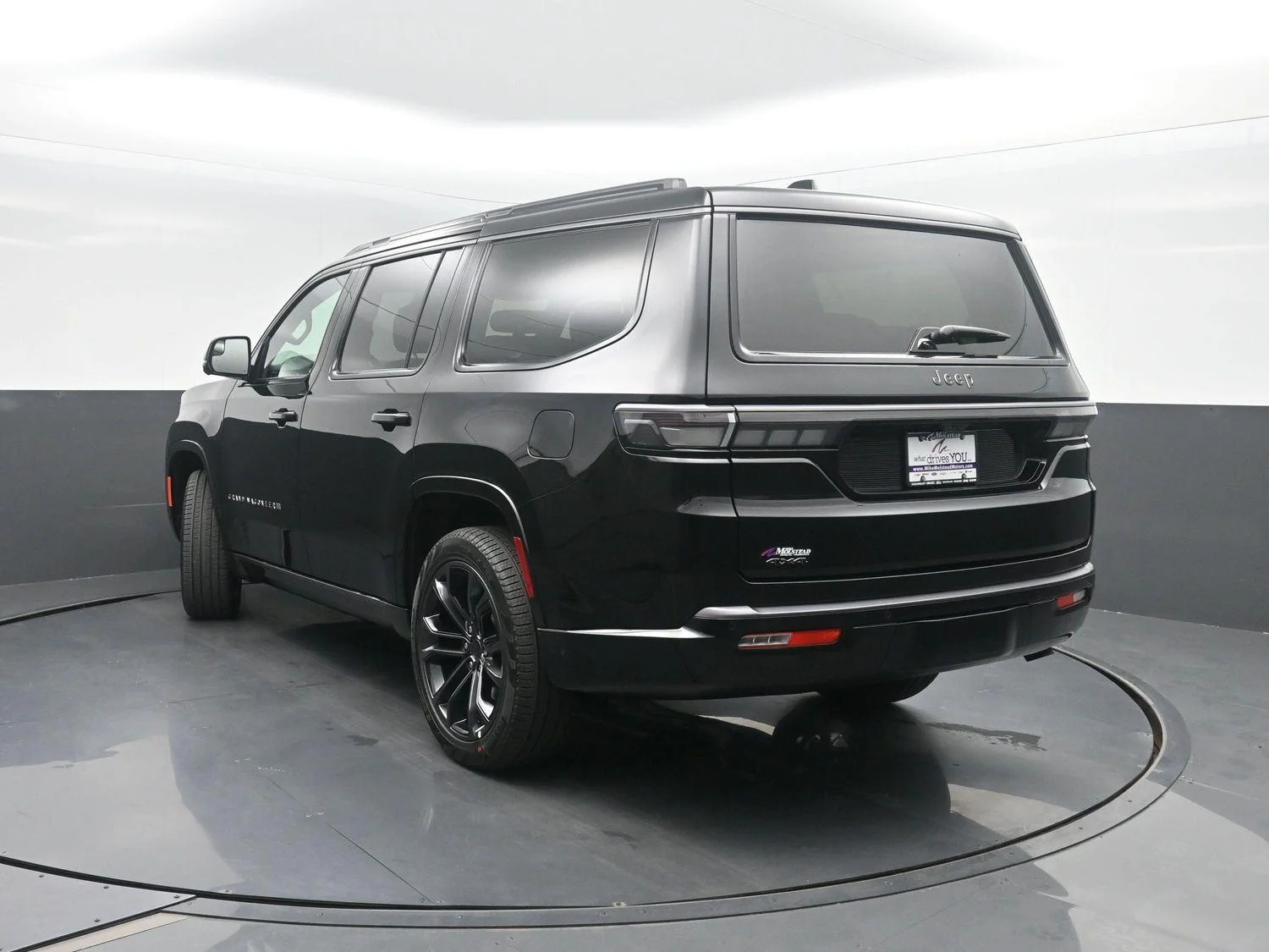 New 2026 High Gloss Black Jeep Summit Reserve image 44