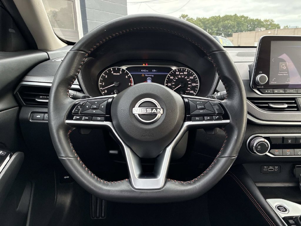 Used 2024 Black Nissan 2.5 SR image 18