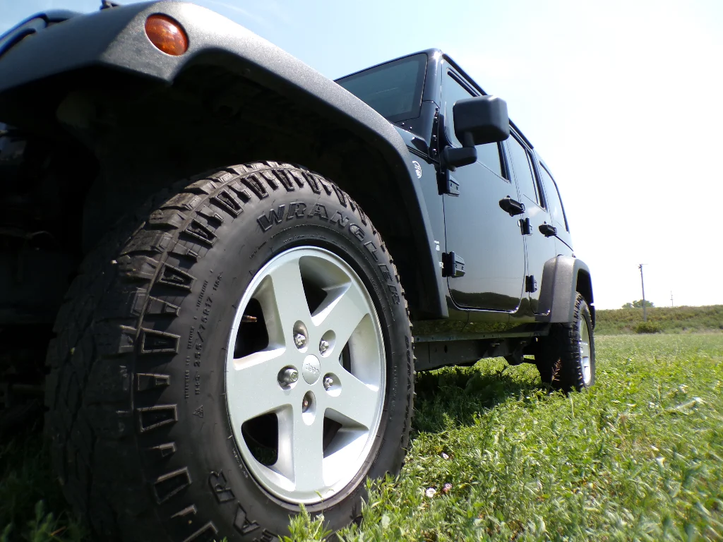 Used 2016 Black Clearcoat Jeep Sport image 10