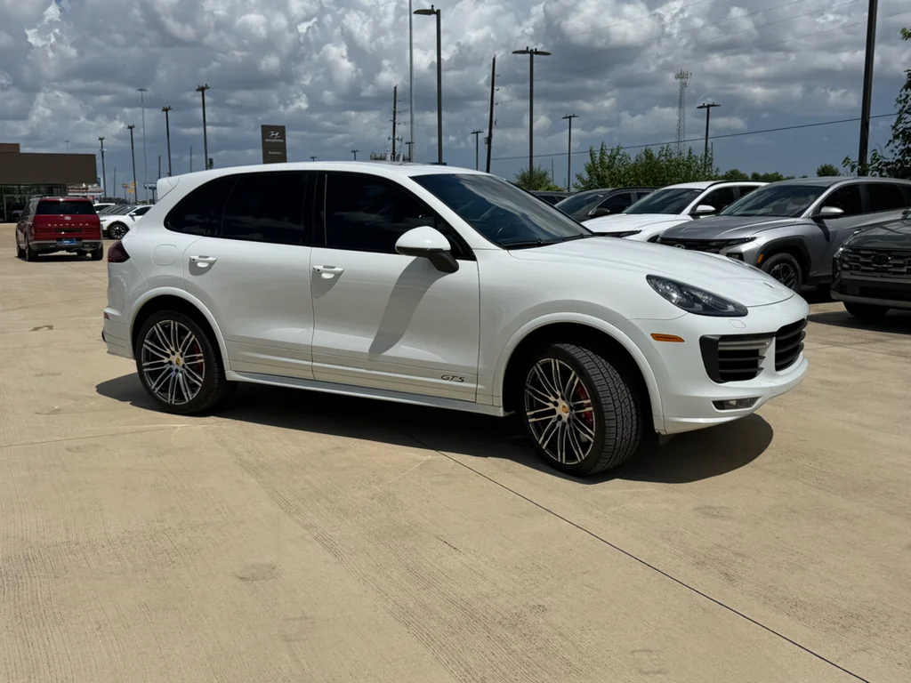 Used 2017  Porsche GTS image 8