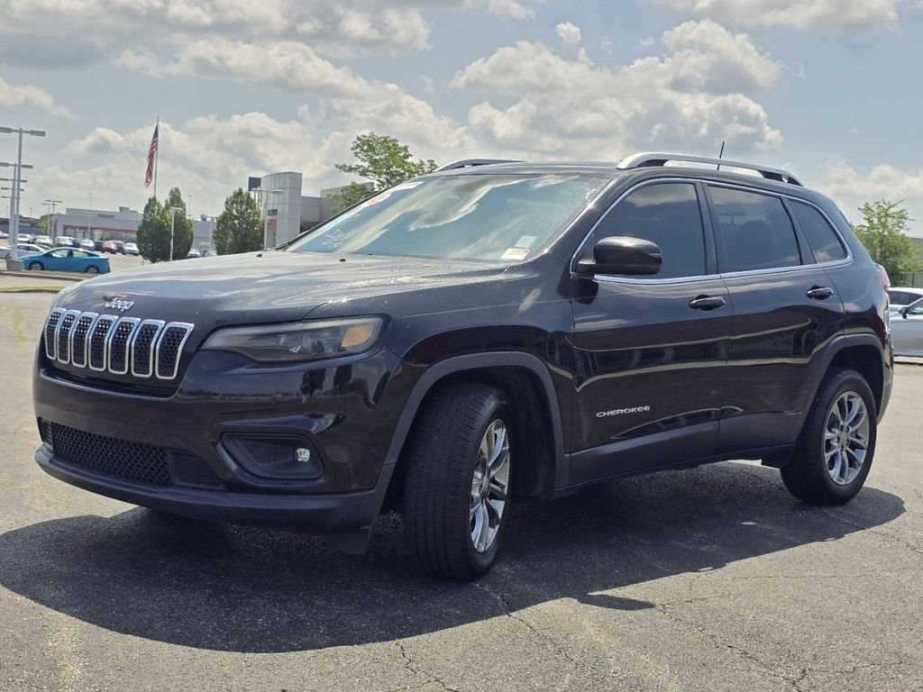 Used 2019 Black Jeep Latitude Plus image 9