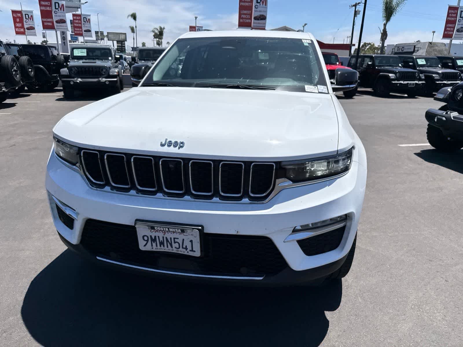 Used 2023 Bright White Clearcoat Jeep  image 4