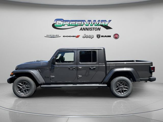 New 2026 Granite Crystal Metallic Clearcoat Jeep Sport S image 4