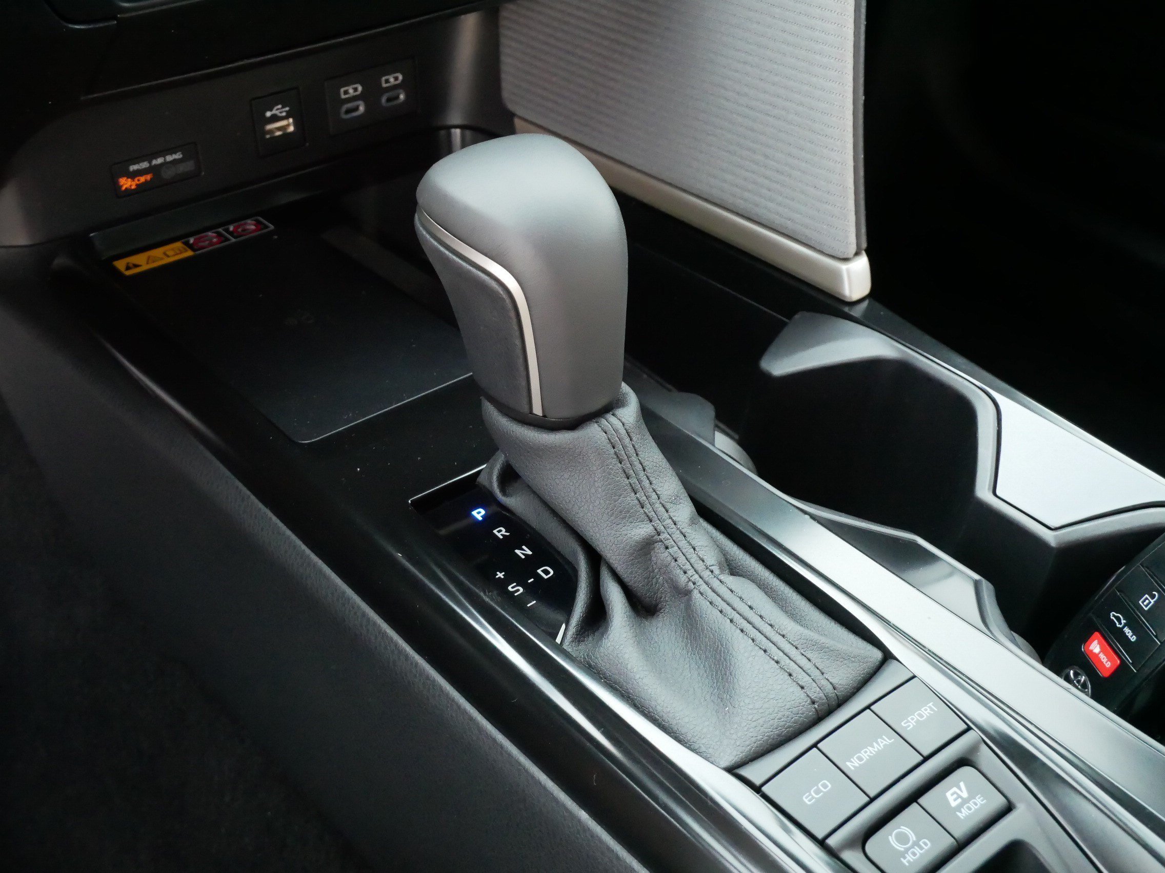 Certified Used 2025 ICE CAP Toyota SE image 24