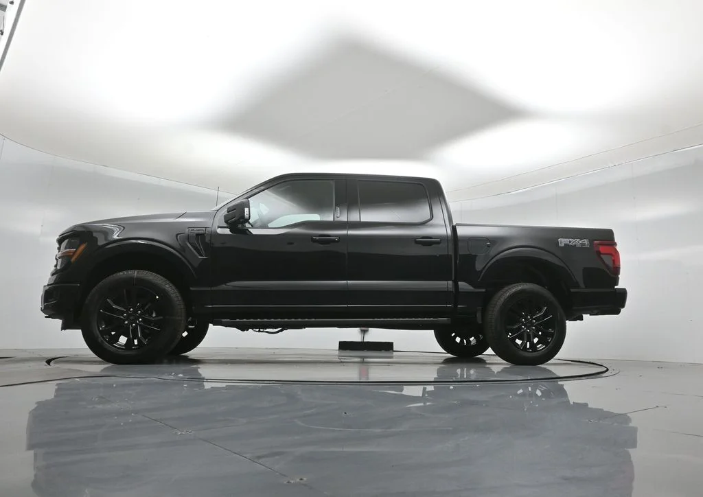 New 2026 Agate Black Metallic Ford XLT image 7