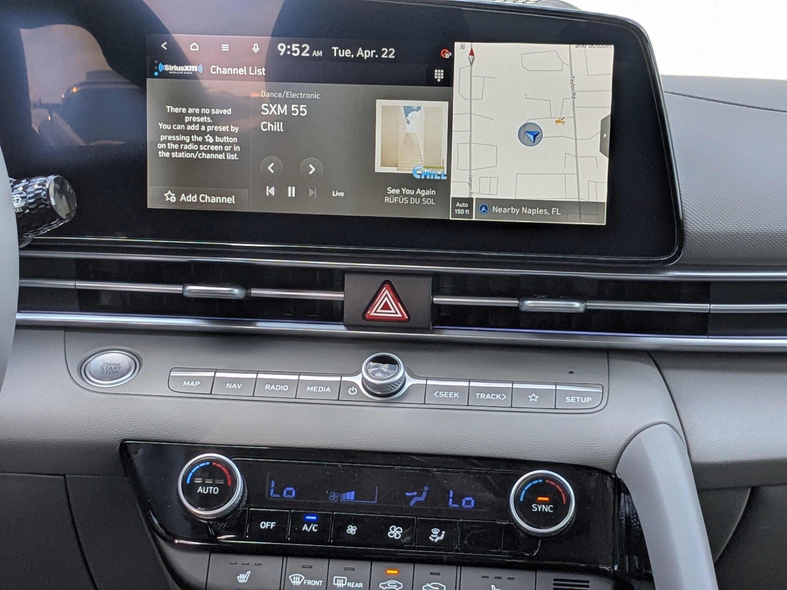 2025 Hyundai Elantra SEL - Photo 12