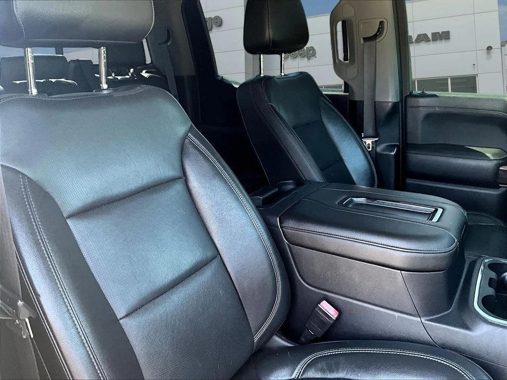 Used 2019 Black GMC SLT image 31