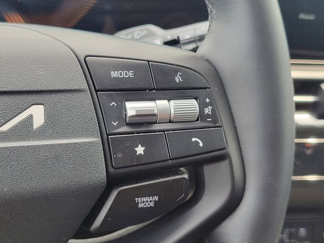 Used 2026 White Kia LX image 15
